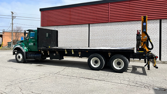 HIAB Effer 100-4S Crane on Green International Truck - SOLD